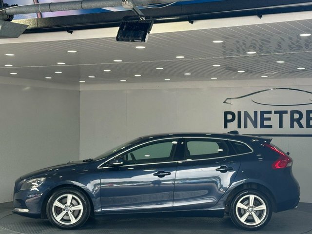 Volvo V40 2.0 D3 Se Hatchback Geartronic Euro 5 Blue #2