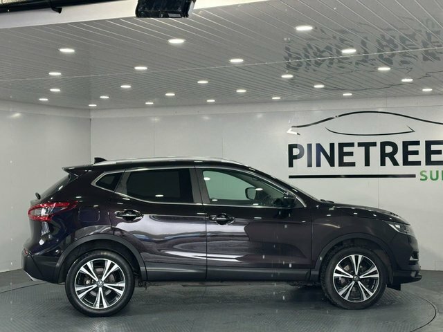 Nissan Qashqai 1.3 Dig-t N-connecta Suv Euro 6 HF19WMO Black #4