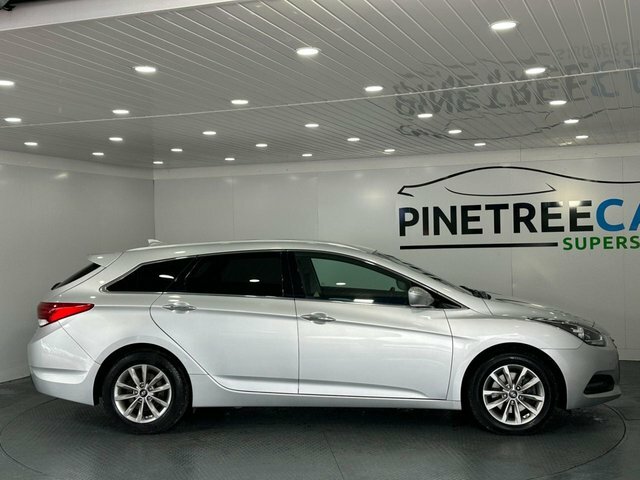 Hyundai I40 1.7 Crdi Blue Drive Se Nav Tourer Manua Silver #3