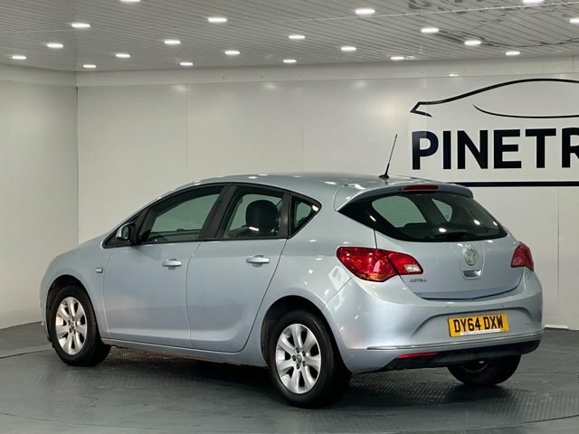 Vauxhall Astra 1.4 16V Design Hatchback Euro 5 DY64DXW Silver #5