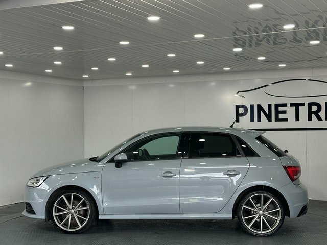 Audi A1 1.4 Tfsi Cod Black Edition Sportback Ma HF18MYK Black #4