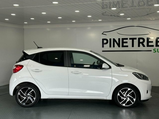 Hyundai I10 1.2 Premium Hatchback Euro 6 S S White #4