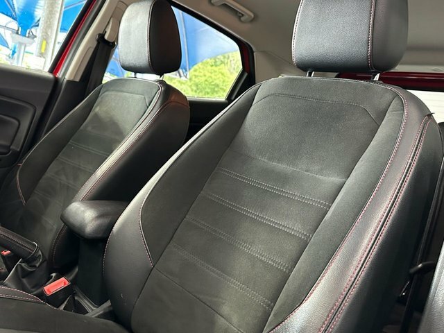 Ford Ecosport Zetec Red #15