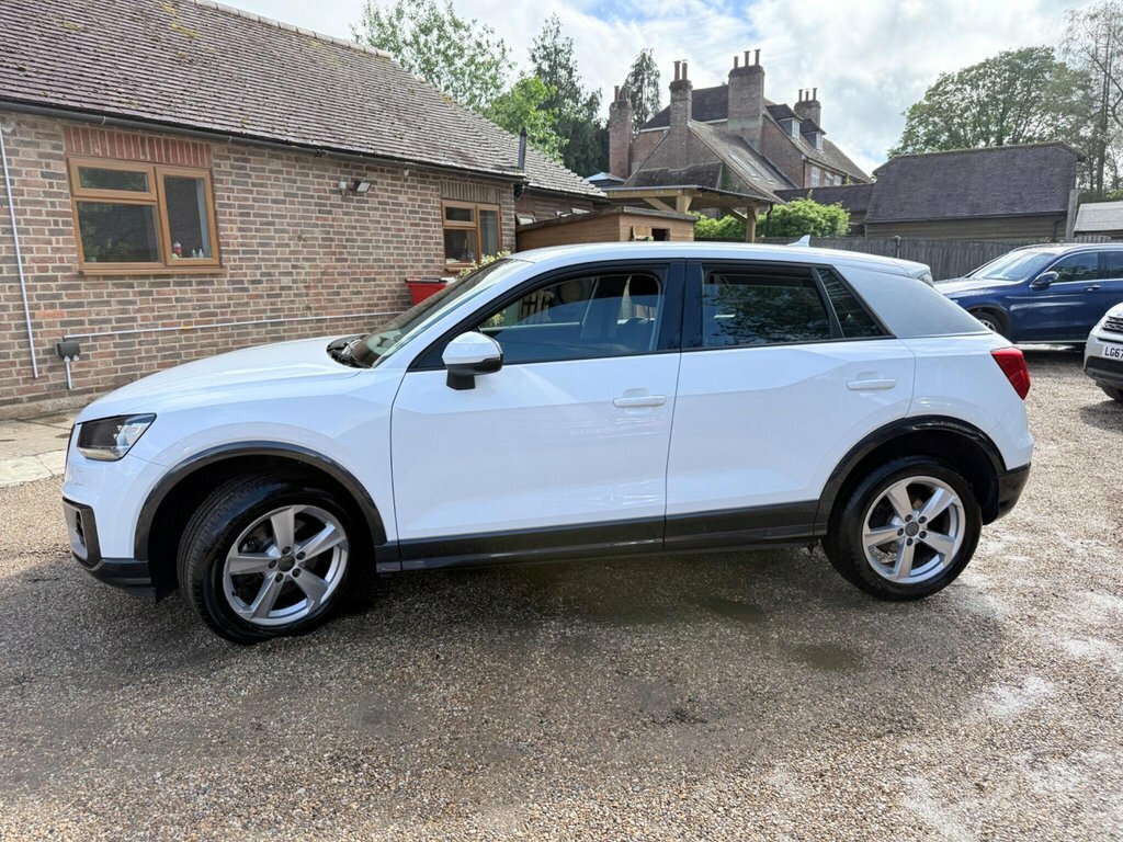 Audi Q2 1.4L Sport White #4