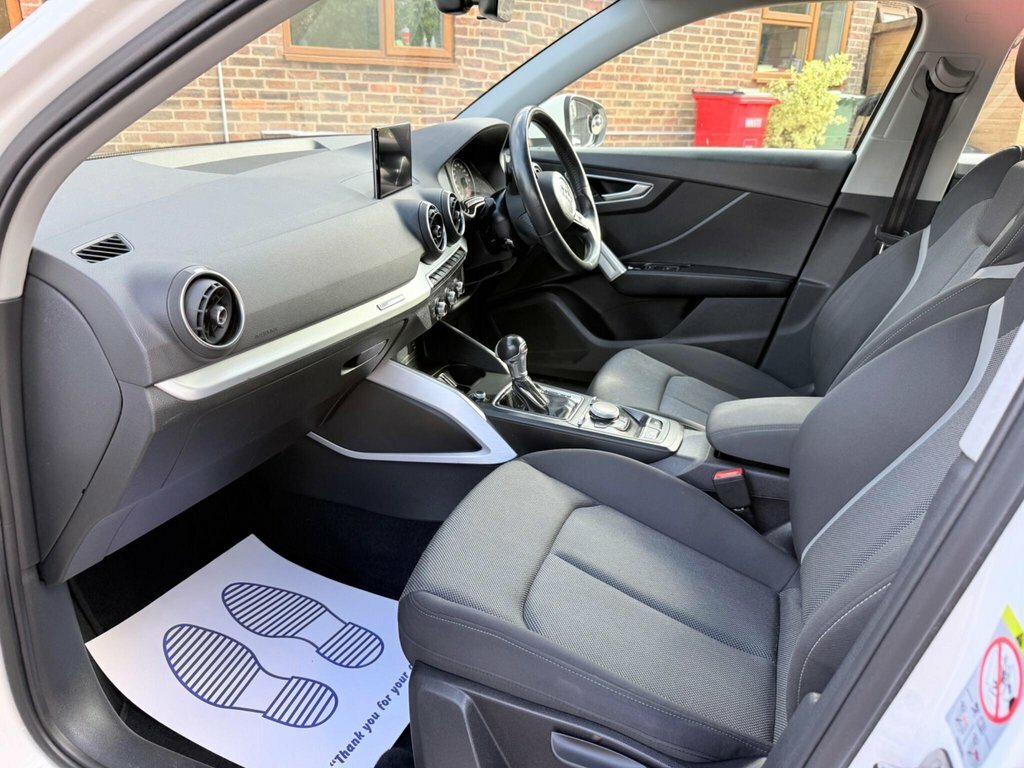 Audi Q2 1.4L Sport White #5