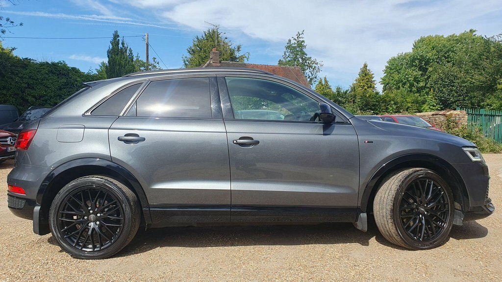 Audi Q3 2L Black Edition Grey #4