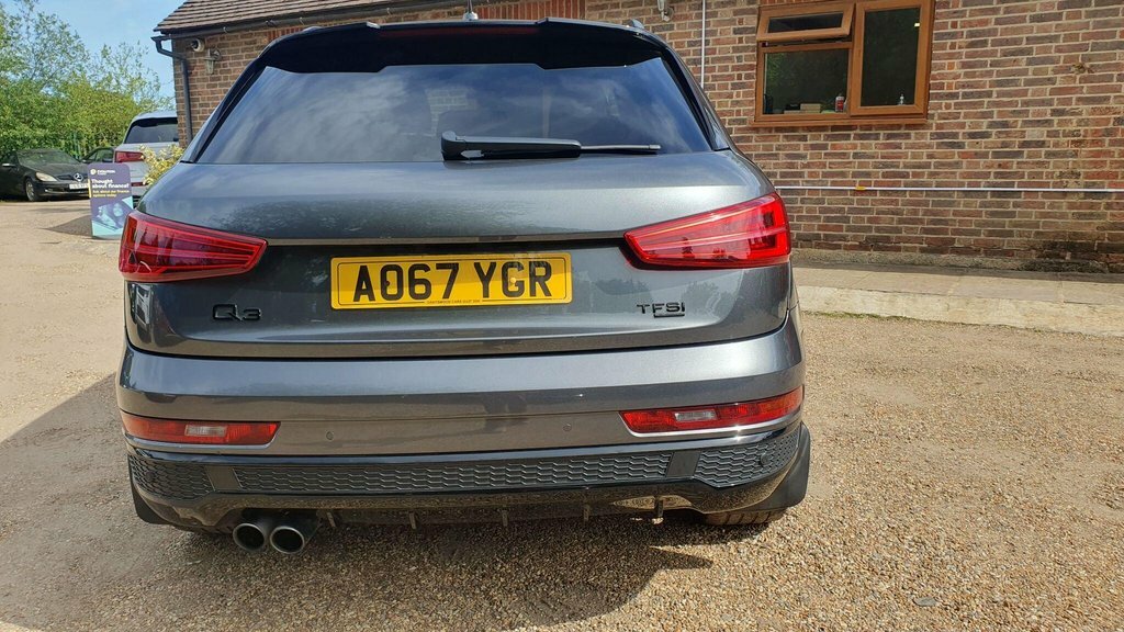 Audi Q3 2L Black Edition Grey #3