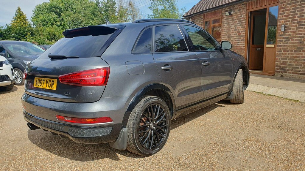 Audi Q3 2L Black Edition Grey #5
