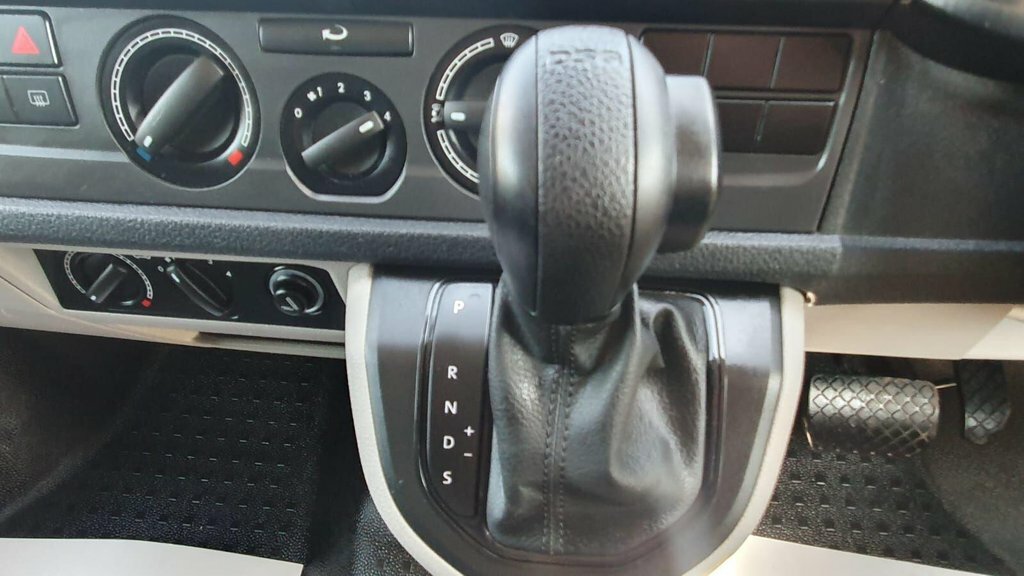 Volkswagen Transporter Shuttle 2.0 T32 Tdi Shuttle Se Bmt 148 Bhp Green #11