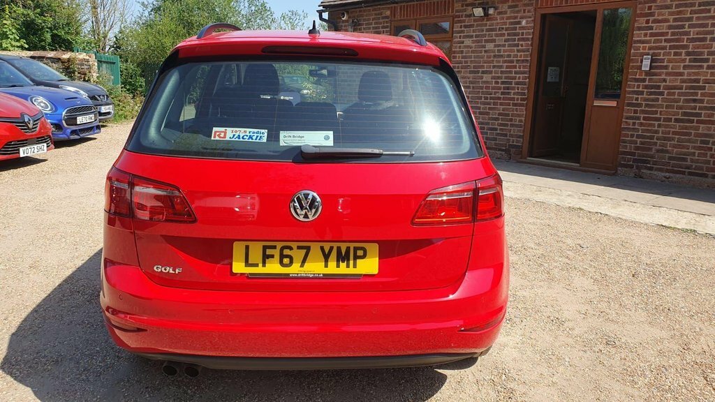 Volkswagen Golf SV 1.4L Se Red #3