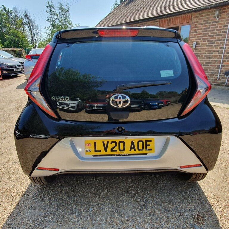 Toyota Aygo 1L X-play Black #5