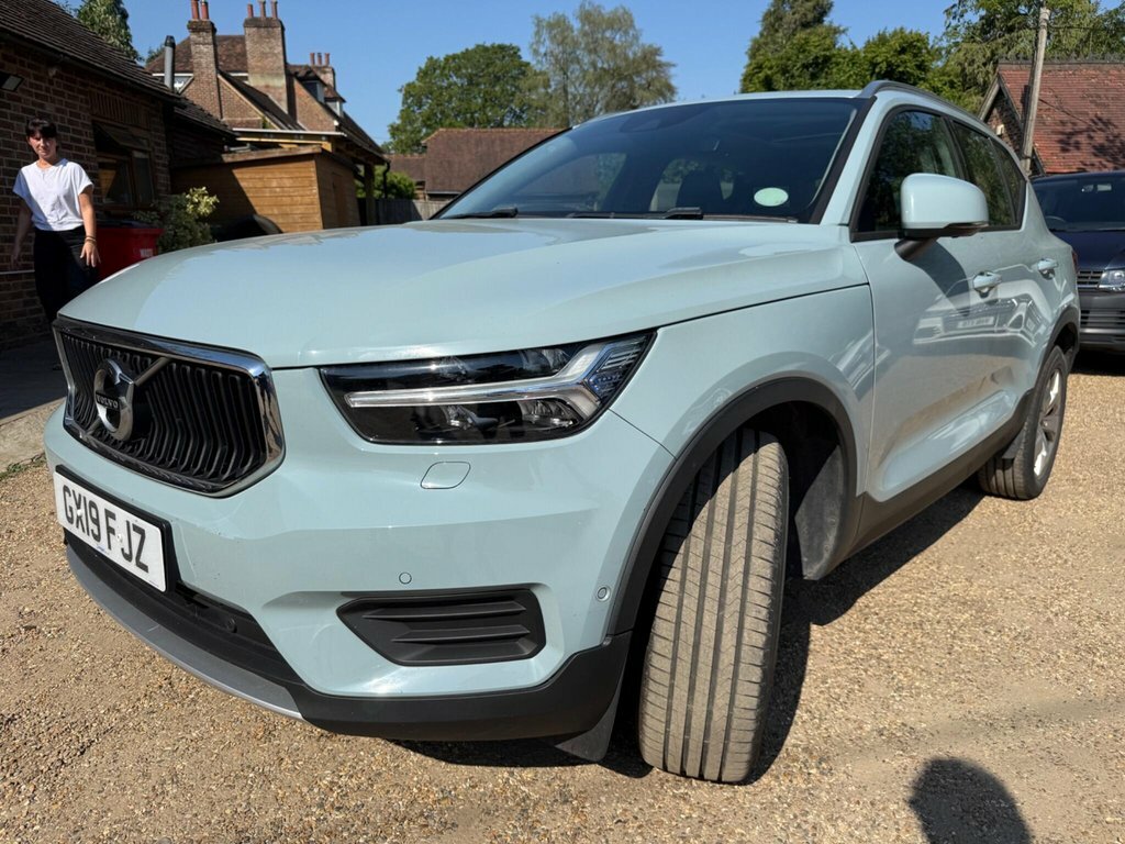 Volvo XC40 1.5L Momentum Blue #3