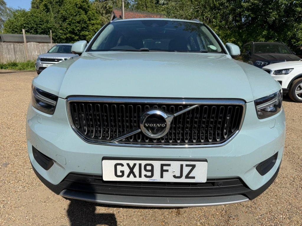 Volvo XC40 1.5L Momentum Blue #2