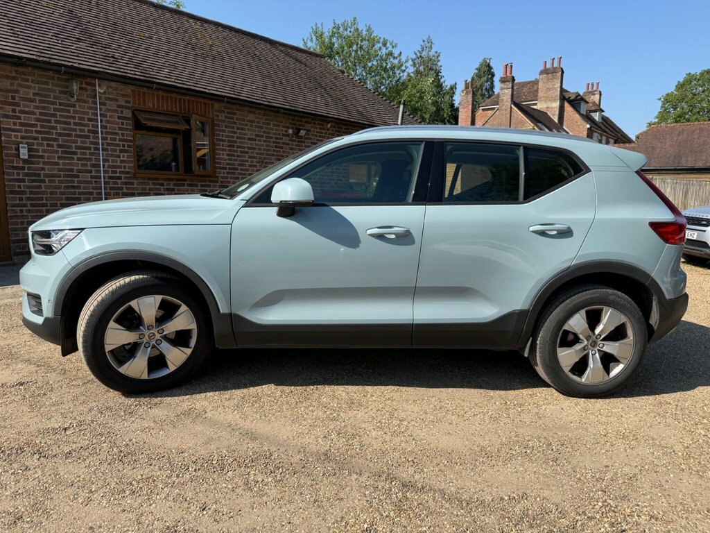 Volvo XC40 1.5L Momentum Blue #4