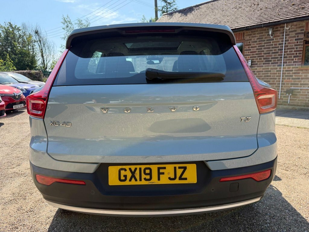 Volvo XC40 1.5L Momentum Blue #6