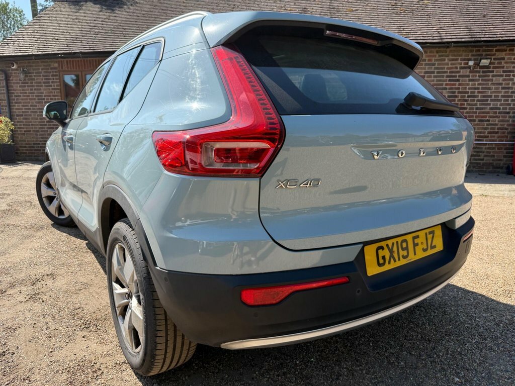 Volvo XC40 1.5L Momentum Blue #5