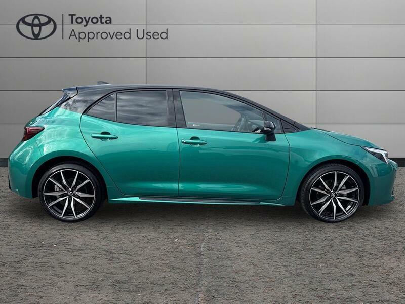 Toyota Corolla 1.8 Vvt-h Gr Sport Hatchback Hybrid Cvt FL25VHM Green #2