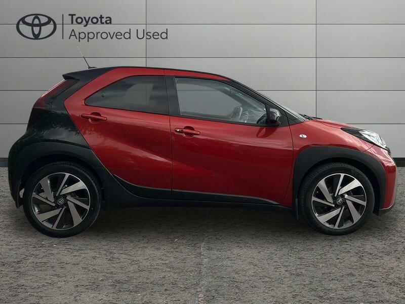 Toyota Aygo X 1.0 Vvt-i Exclusive X-shift Euro 6 Ss DU72HDC Red #2