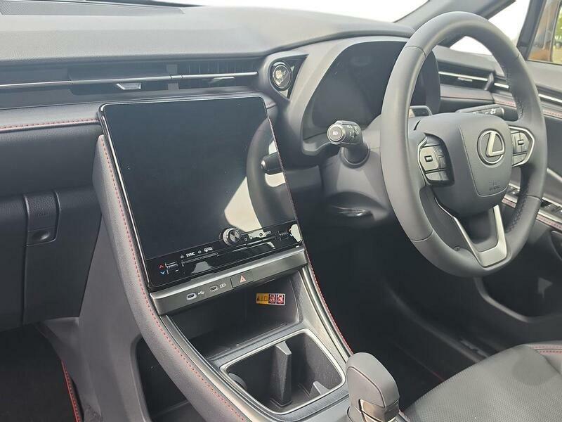 Lexus LBX 1.5 Takumi Design E-cvt Blue #15