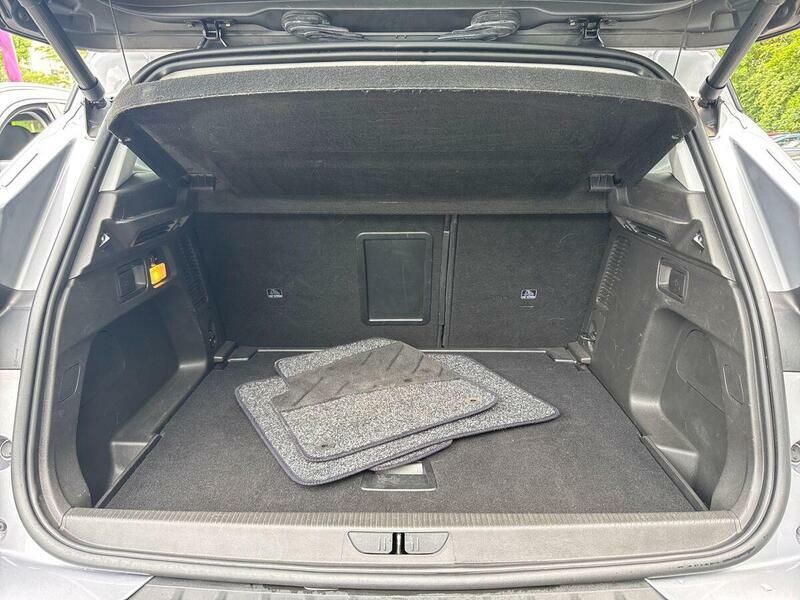 Vauxhall Grandland Hatchback #18