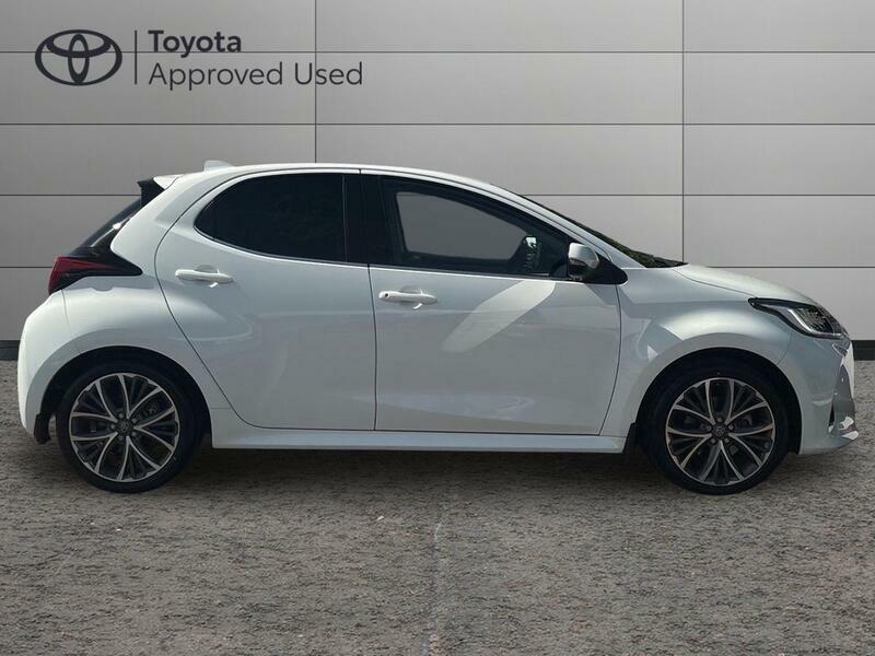 Toyota Yaris 1.5 Vvt-h Excel Hatchback Hybrid E-cvt WD71CXC White #2