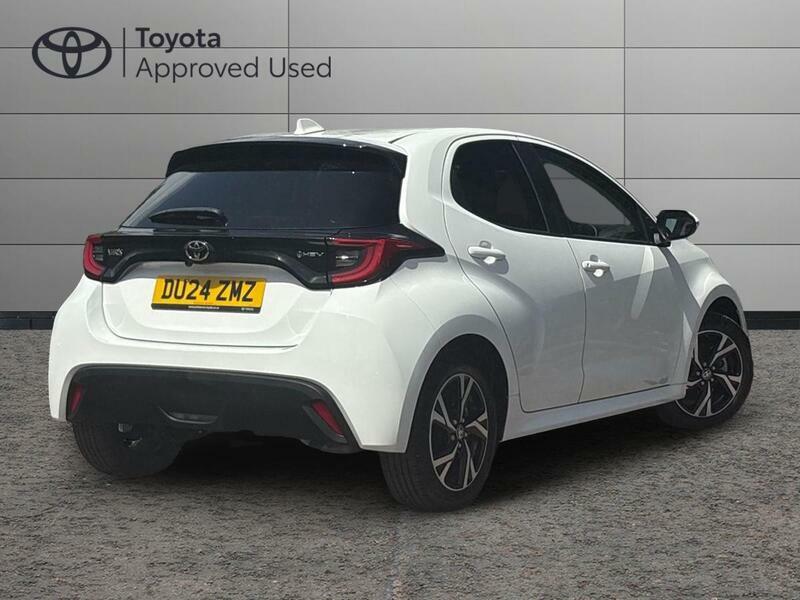 Toyota Yaris 1.5 Vvt-h Design Hatchback Hybrid E-cvt DU24ZMZ White #3