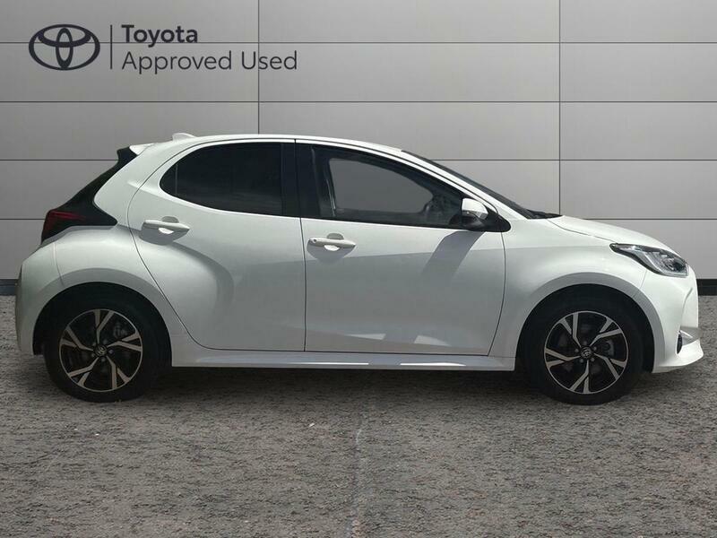 Toyota Yaris 1.5 Vvt-h Design Hatchback Hybrid E-cvt DU24ZMZ White #2