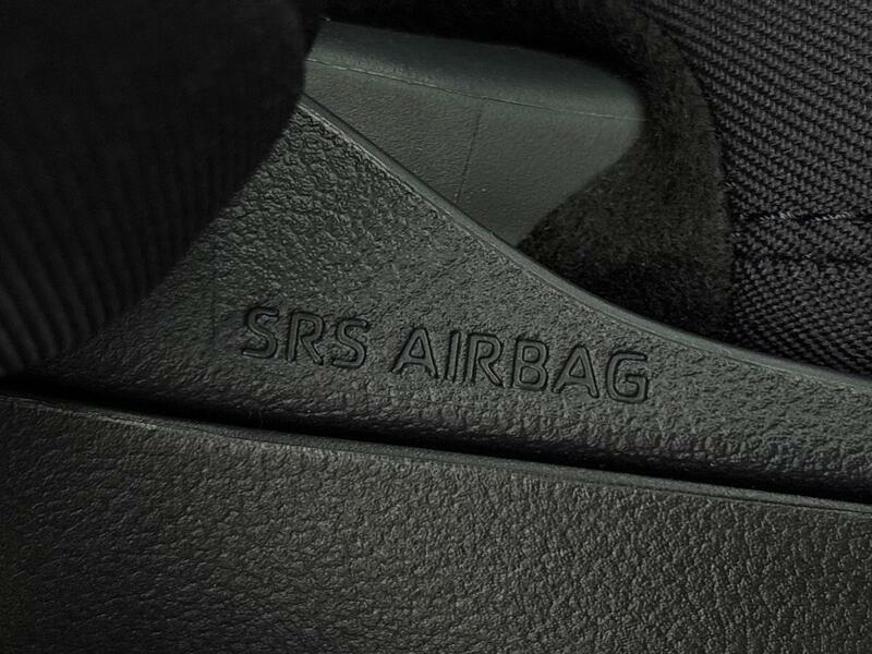 Toyota Yaris Design Black #38