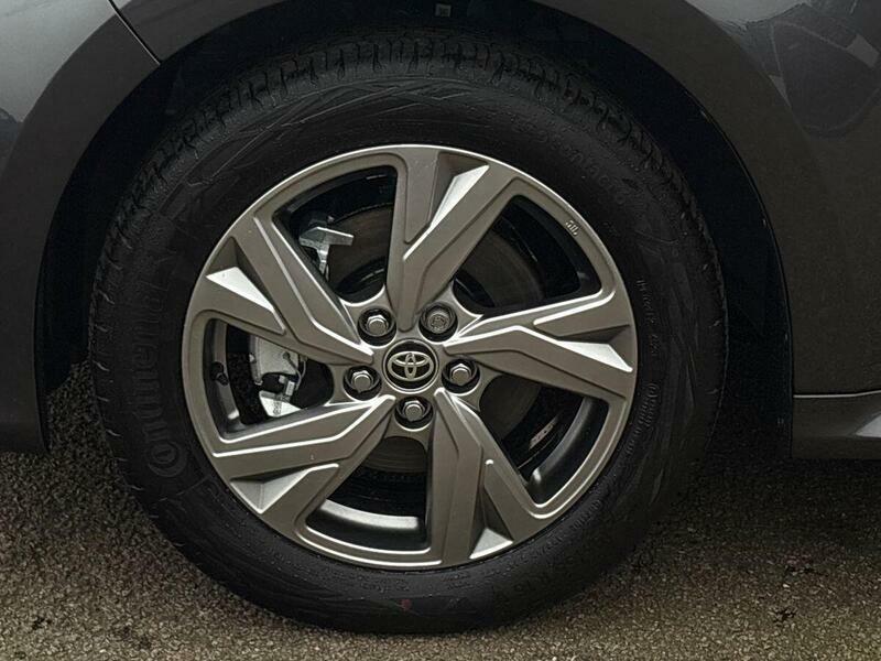 Toyota Yaris Design Black #45