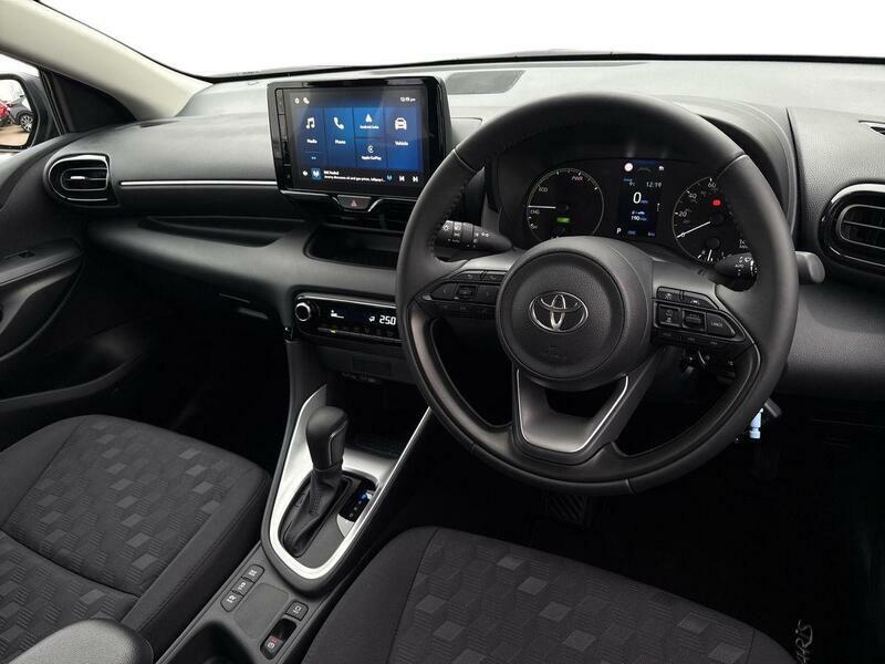 Toyota Yaris Design Black #10