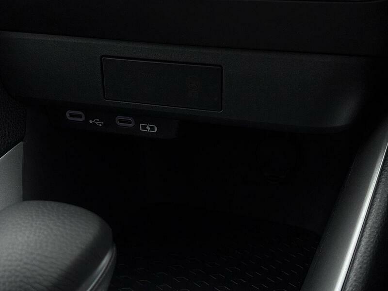 Toyota Yaris Design Black #26