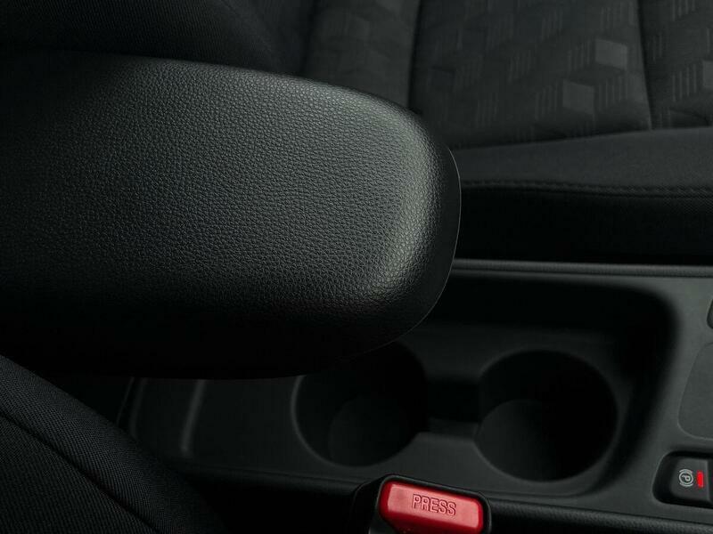 Toyota Yaris Design Black #29