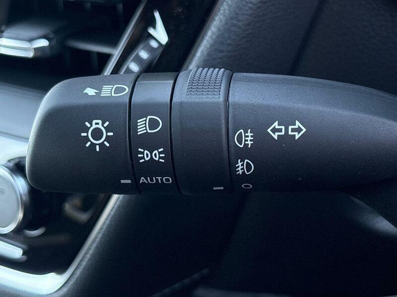 Toyota Corolla 1.8 Hybrid Design Cvt  #33