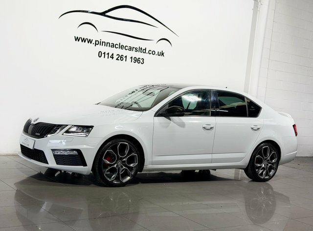 Skoda Octavia 2018 2.0 Tdi Vrs Hatchback Dsg 4Wd Euro White #5