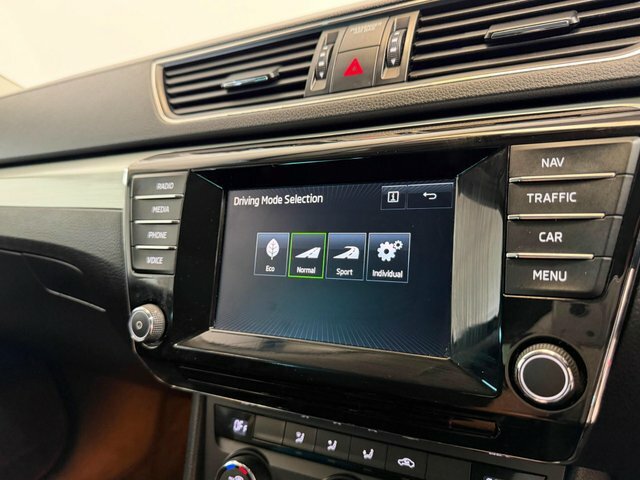 Skoda Superb 2.0 Tdi Se L Executive Euro 6 Ss Red #22