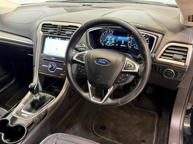 Ford Mondeo 2018 2.0 Tdci Duratorq Vignale Euro 6 Ss Black #4