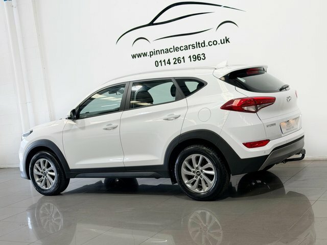 Hyundai Tucson 2017 2.0 Crdi Blue Drive Se Nav Euro 6 Ss White #6