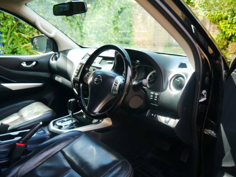 Nissan Navara Double Cab Pick Up Tekna 2.3Dci 190 Tt 4Wd Black #4