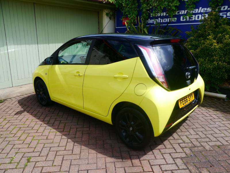 Toyota Aygo 1.0 Vvt-i X-cite 3 Yellow #4