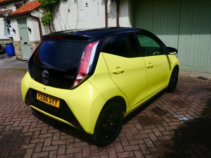 Toyota Aygo 1.0 Vvt-i X-cite 3 Yellow #6