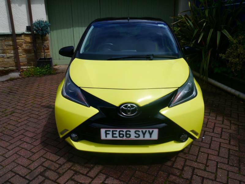 Toyota Aygo 1.0 Vvt-i X-cite 3 Yellow #2