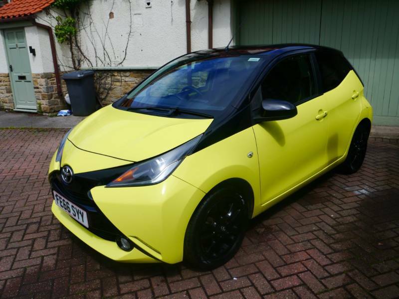 Toyota Aygo 1.0 Vvt-i X-cite 3 Yellow #3