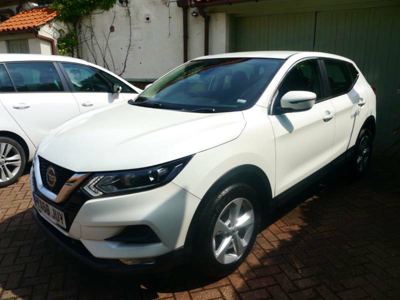 Nissan Qashqai 1.3 Dig-t Acenta Premium - 2019 68 VA68JUY White #3