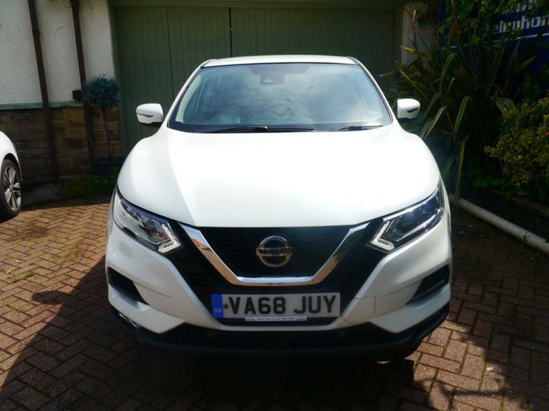 Nissan Qashqai 1.3 Dig-t Acenta Premium - 2019 68 VA68JUY White #2