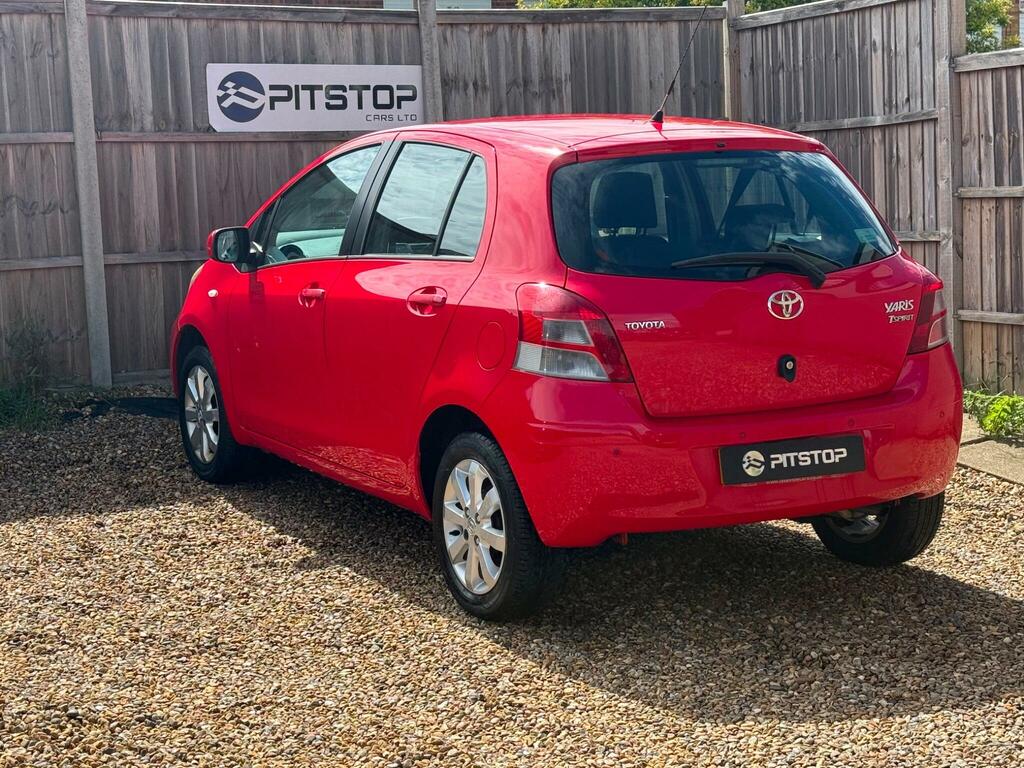 Toyota Yaris T Spirit Red #2