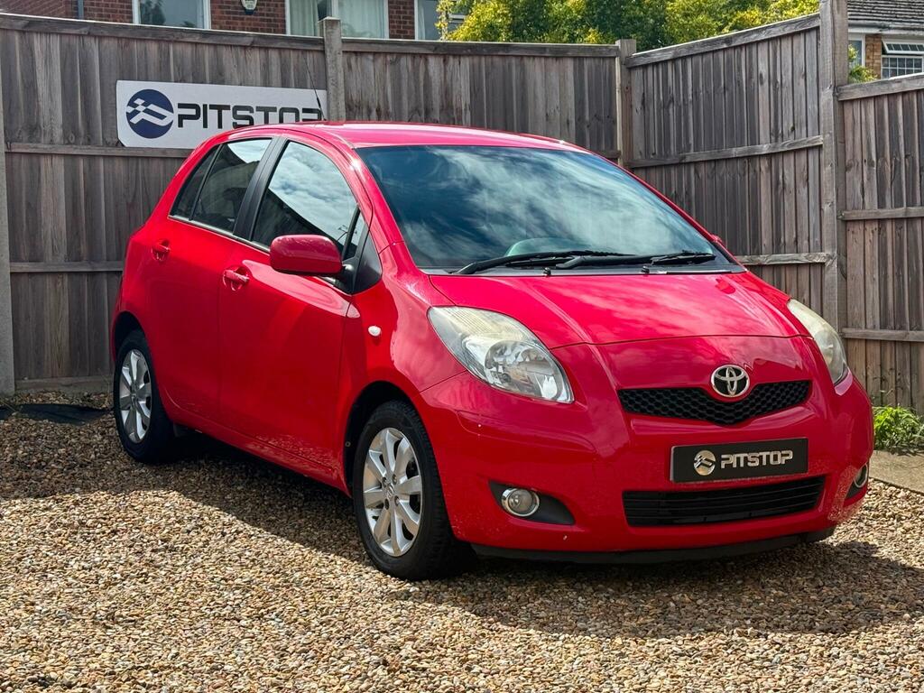 Toyota Yaris T Spirit Red #5