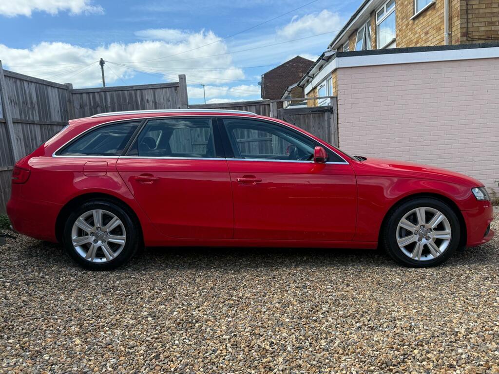 Audi A4 Avant Se Red #3