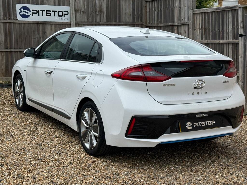 Hyundai Ioniq Premium White #2