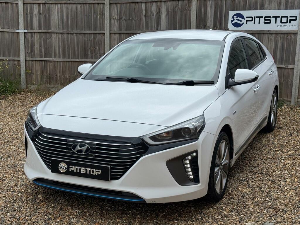 Hyundai Ioniq Premium White #6