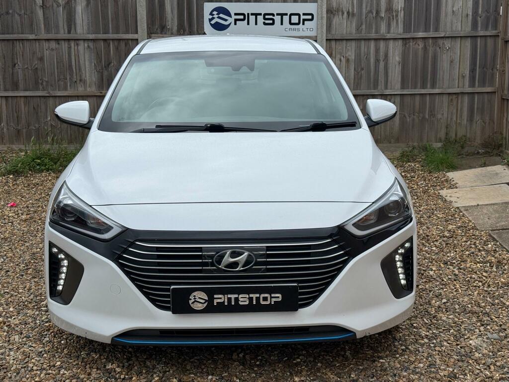 Hyundai Ioniq Premium White #5